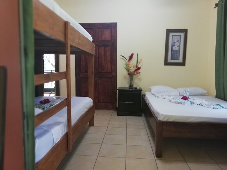 Hotel Paradise Inn