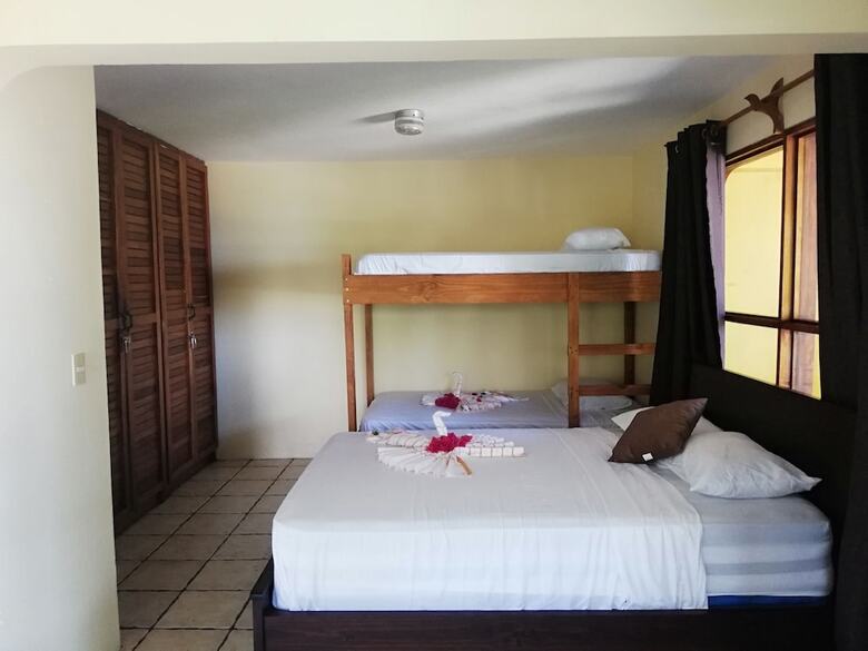 Hotel Paradise Inn