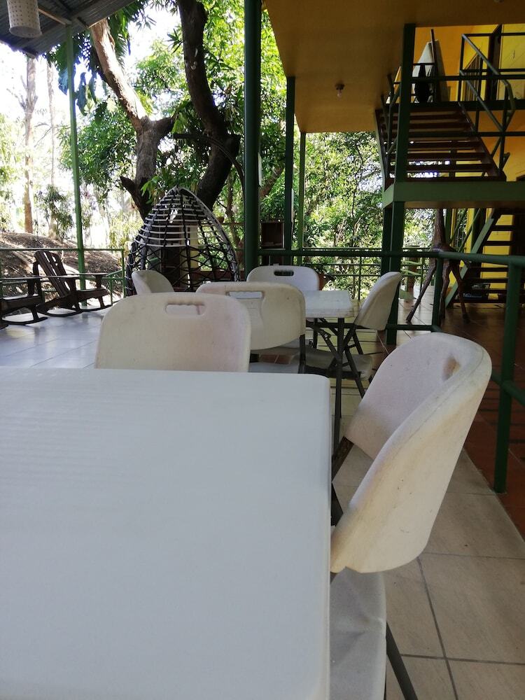Hotel Paradise Inn