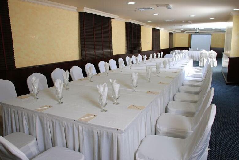 Al Bustan Hotel