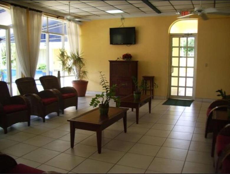 Royal Islander Hotel