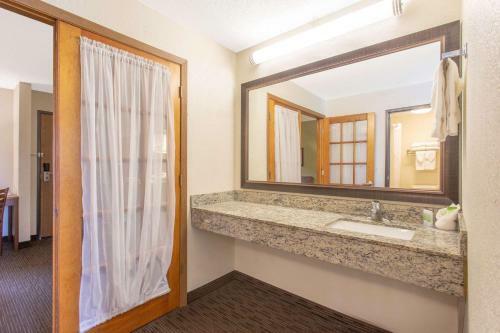 Hotel Americinn Of Calumet