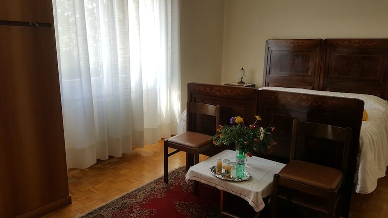 Bed And Breakfast Groane
