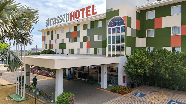 Strassen Hotel