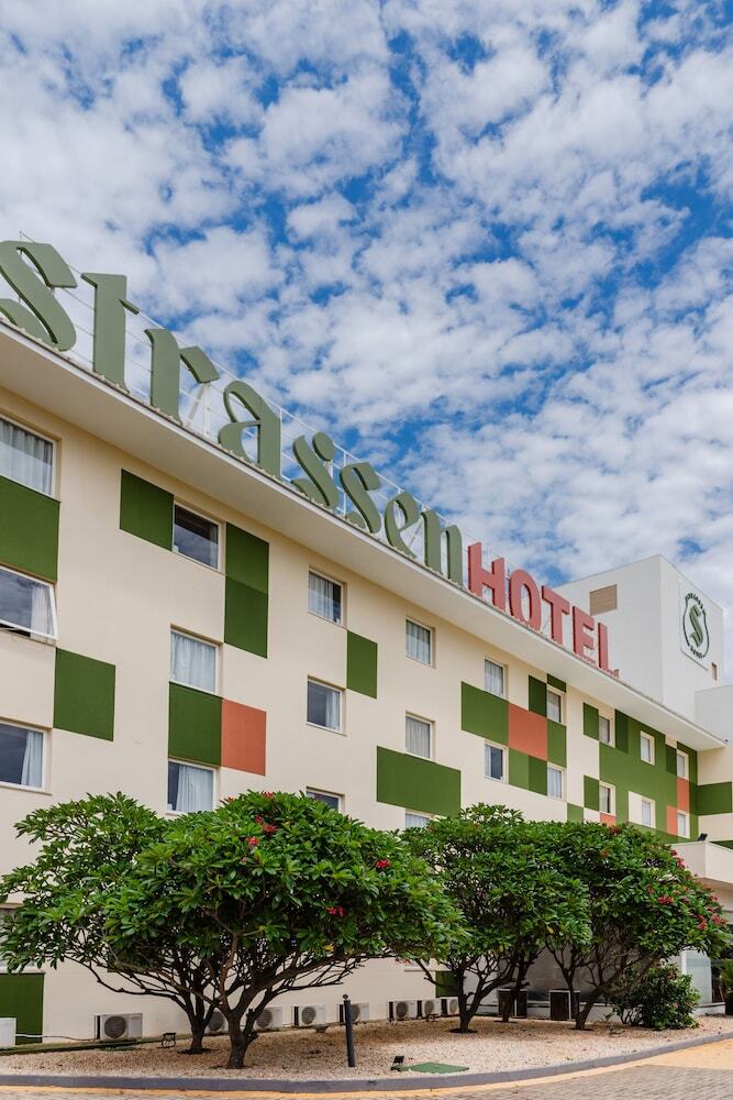 Strassen Hotel