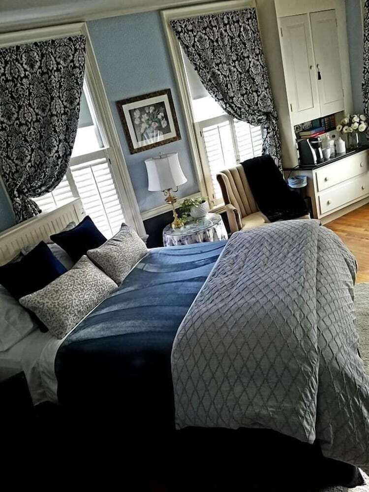 Bed & Breakfast Pinecrest Inn