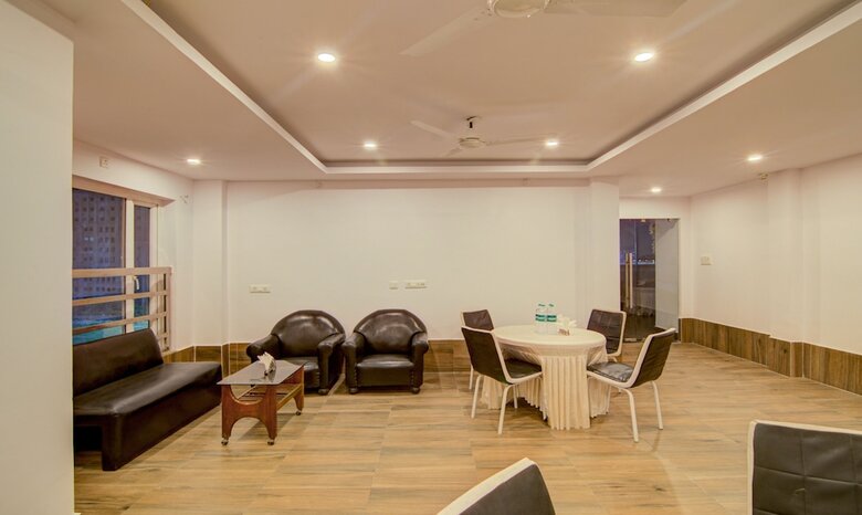 Hotel Treebo The Platinum Studio 50