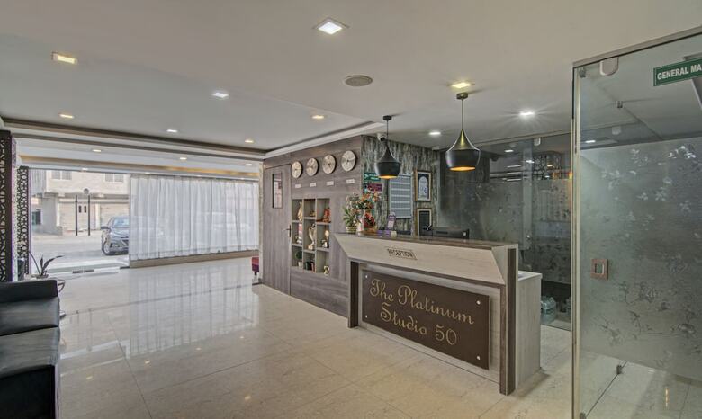 Hotel Treebo The Platinum Studio 50