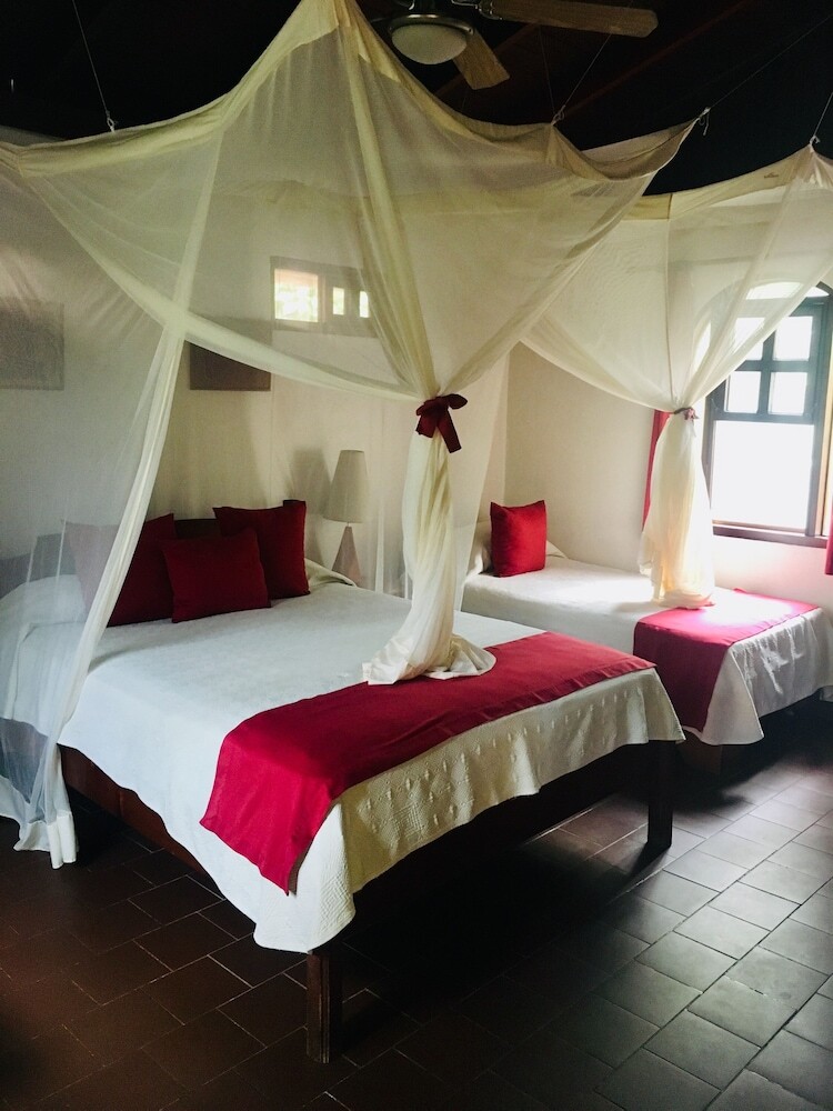 Hotel El Encanto