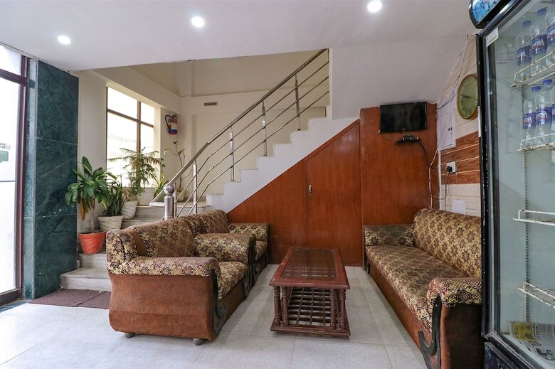 Hotel Fabexpress Royal Stays