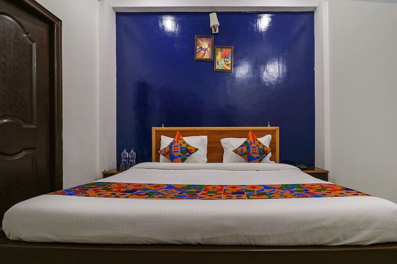 Hotel Fabexpress Royal Stays