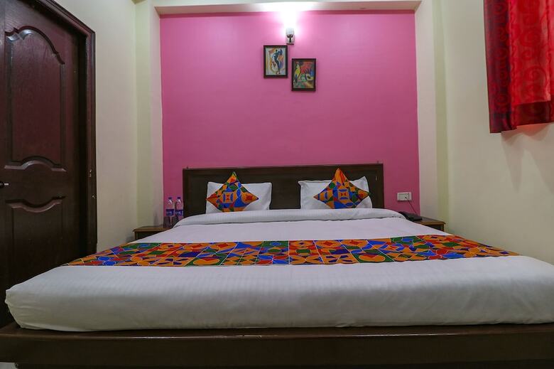 Hotel Fabexpress Royal Stays