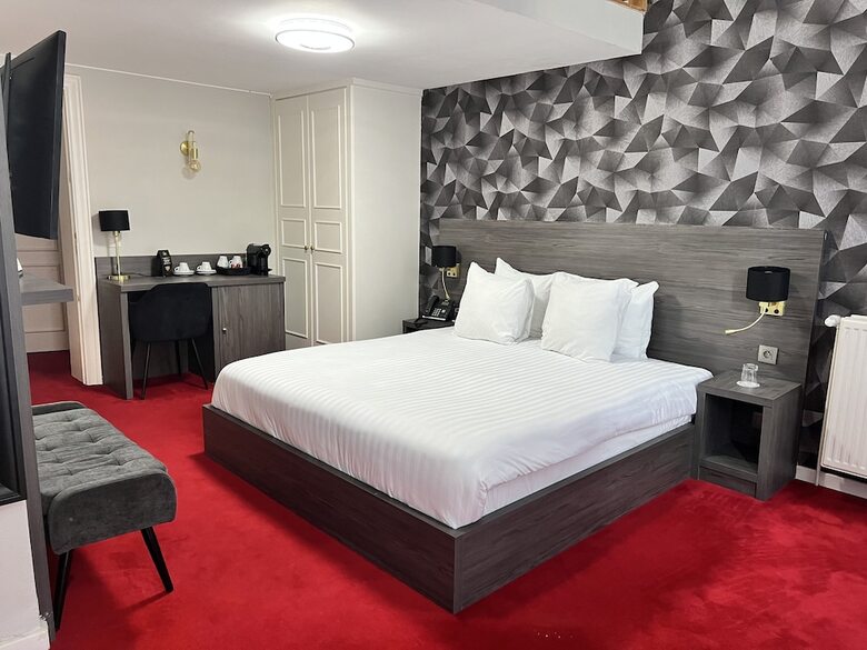 La Bourse Hotel