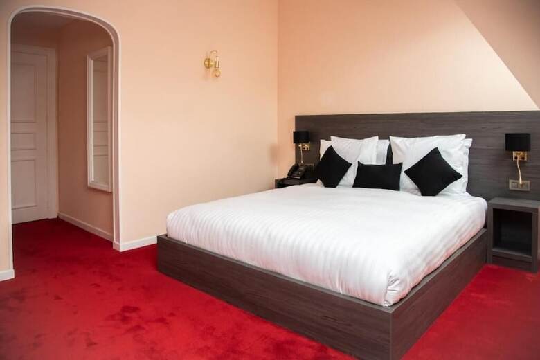 La Bourse Hotel