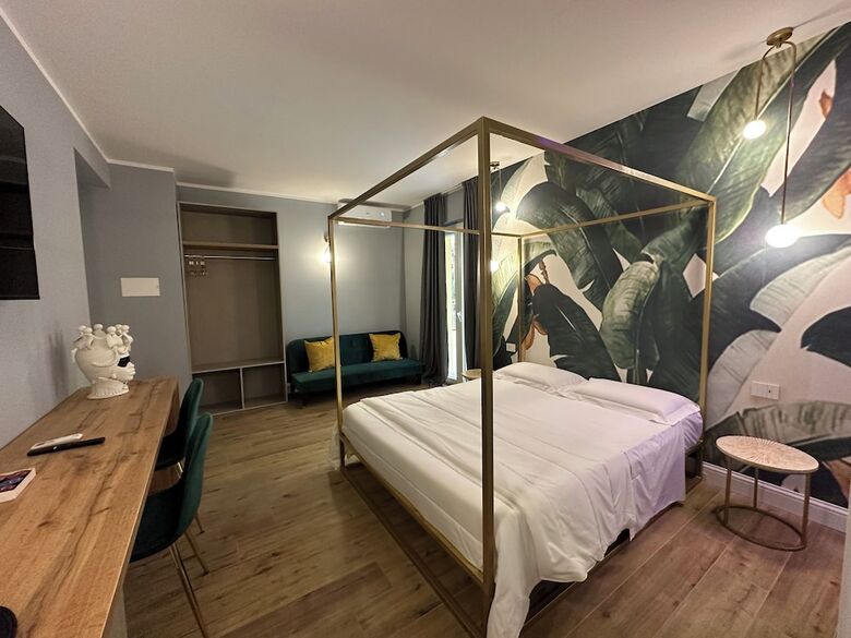 Krysos Luxury Rooms