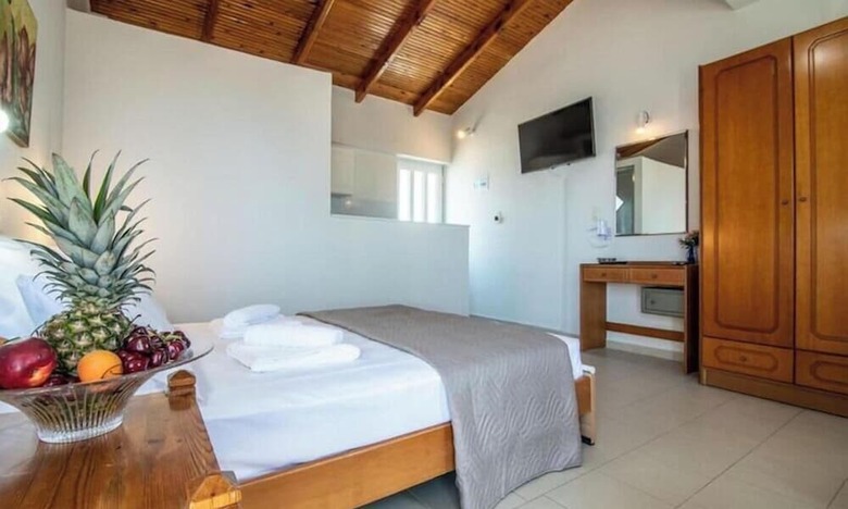 Room In Guest Room - Girogiali Beach Hotel