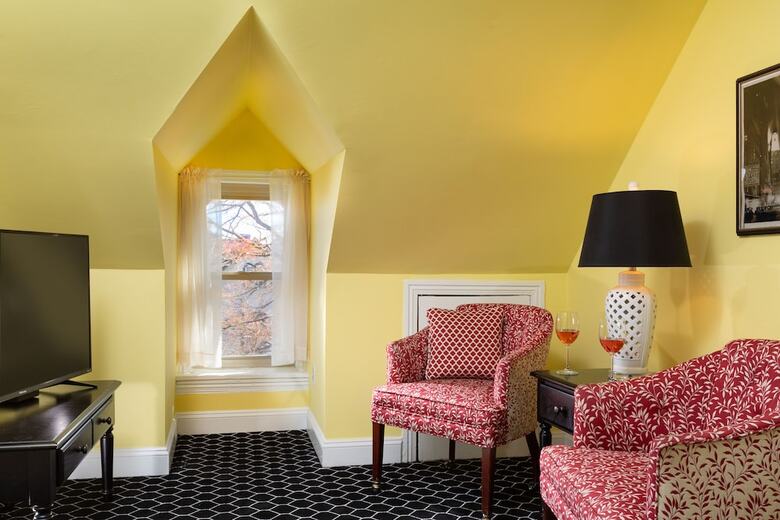 Cornerstone Bed And Breakfast