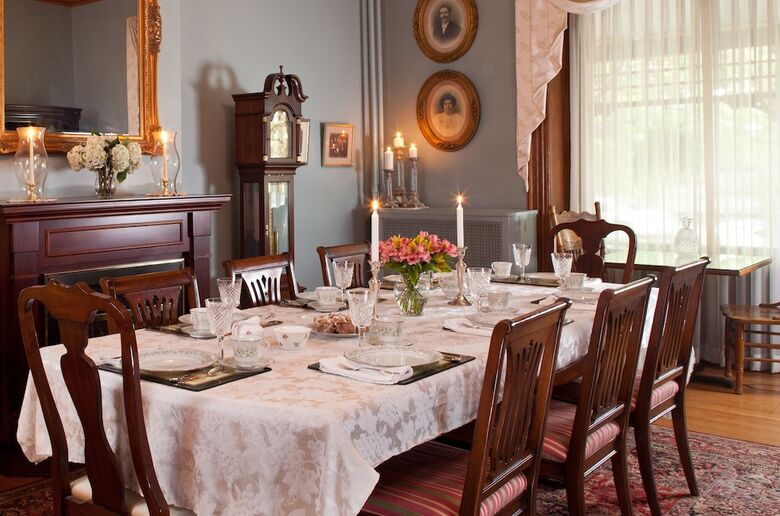 Cornerstone Bed And Breakfast