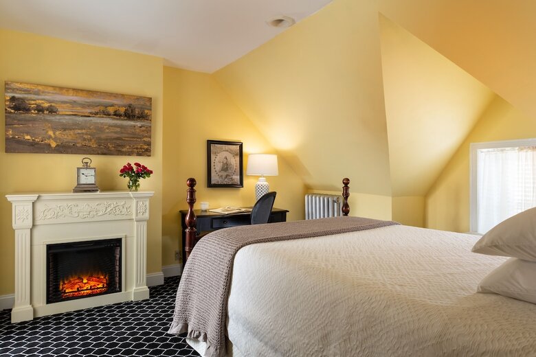 Cornerstone Bed And Breakfast