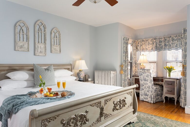 Cornerstone Bed And Breakfast