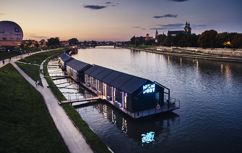 New Port Hotel