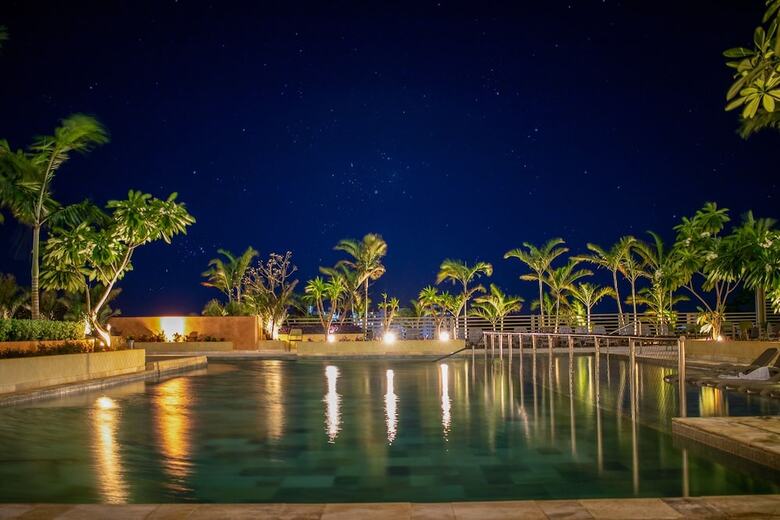 Hot Beach Suites