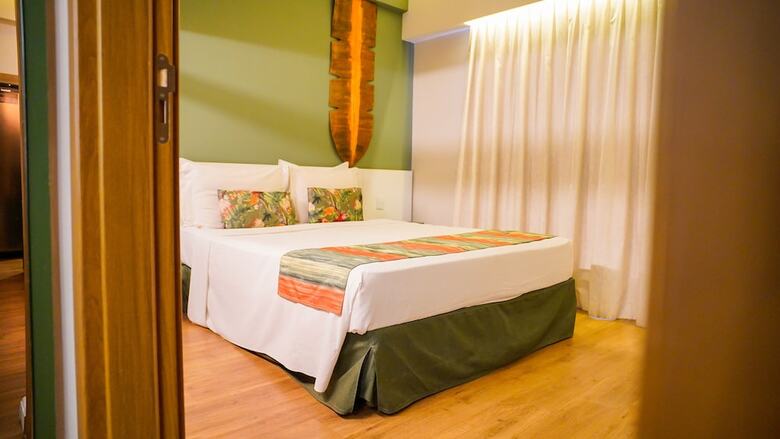 Hot Beach Suites