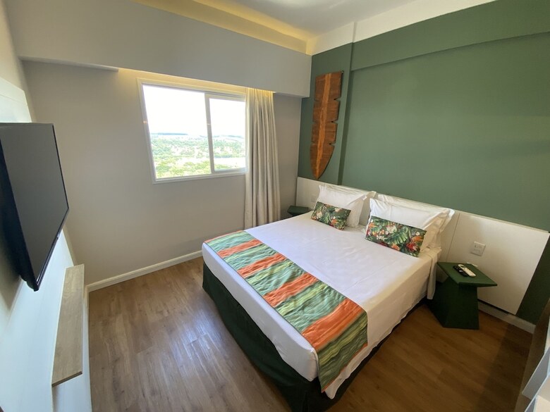 Hot Beach Suites