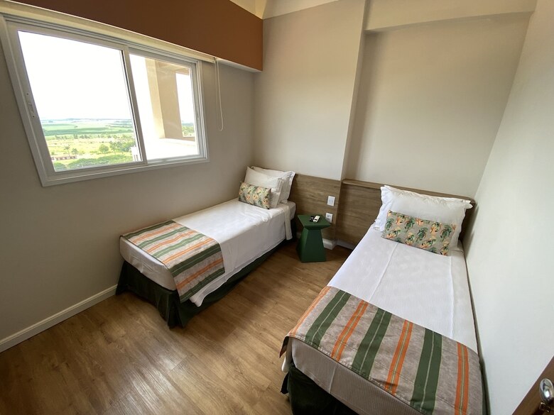 Hot Beach Suites