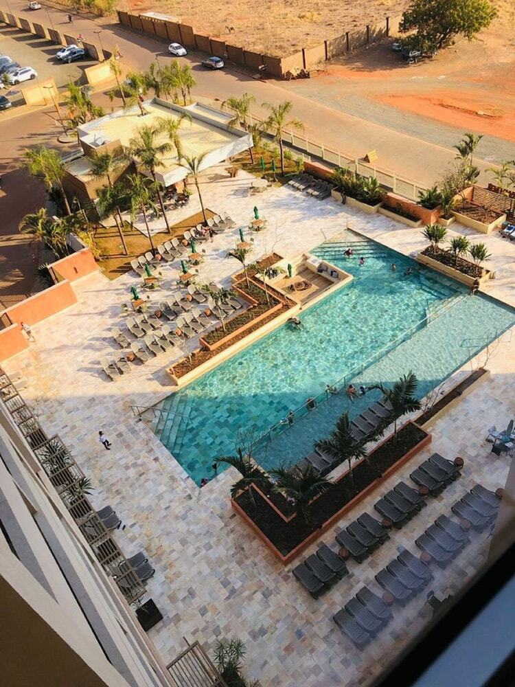Hot Beach Suites