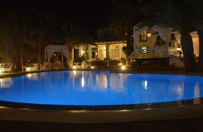Zephyros Hotel