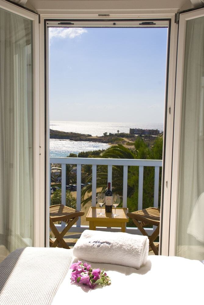 Zephyros Hotel