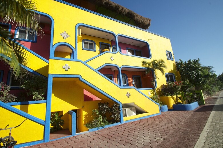 Del Sol Beachfront Hotel And Condos