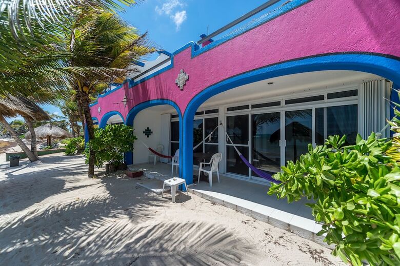 Del Sol Beachfront Hotel And Condos