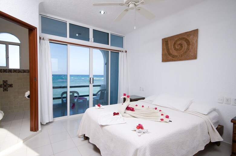 Del Sol Beachfront Hotel And Condos