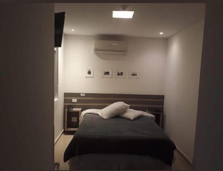Hollyster Hotel