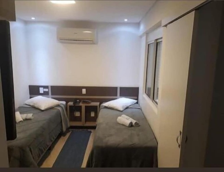Hollyster Hotel