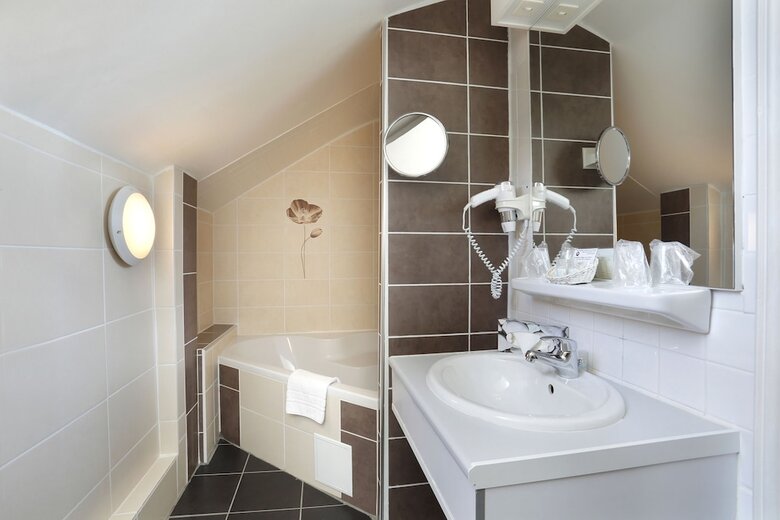 Hotel H�tel Les Tilleuls, Bourges