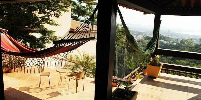 Posada Sunset Hostel & Suites