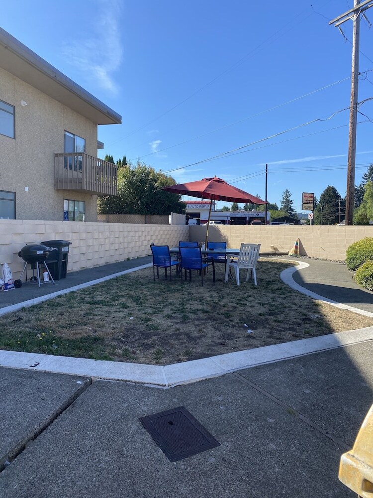 Auburn Motel