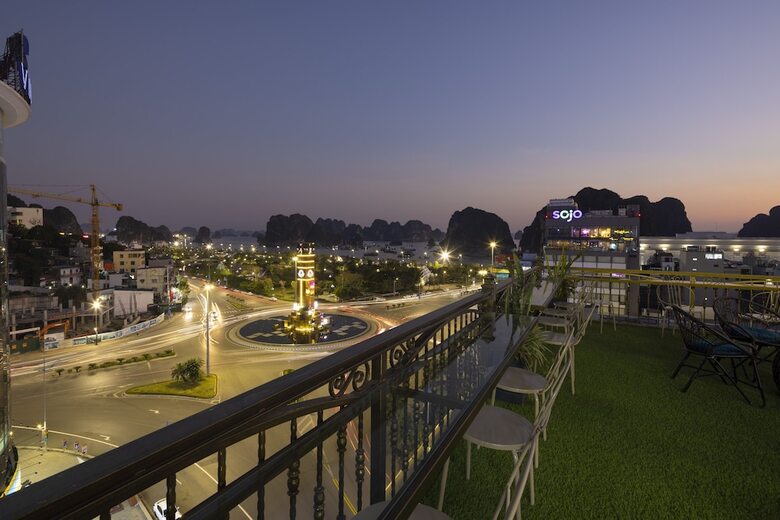 Diamond Luxury Hotel