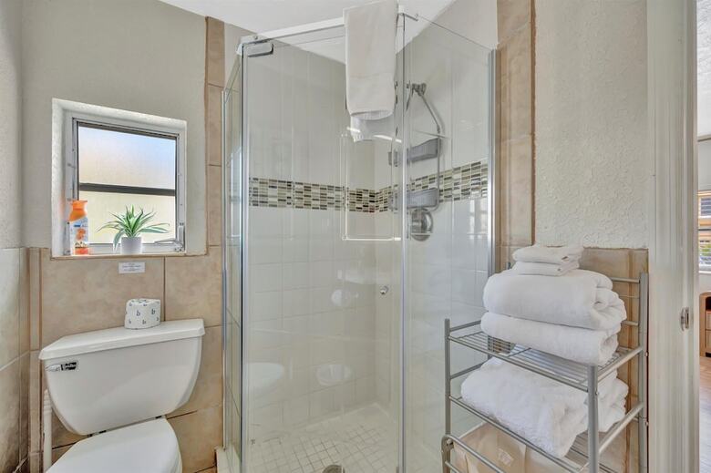 Hotel The Seashell Suites