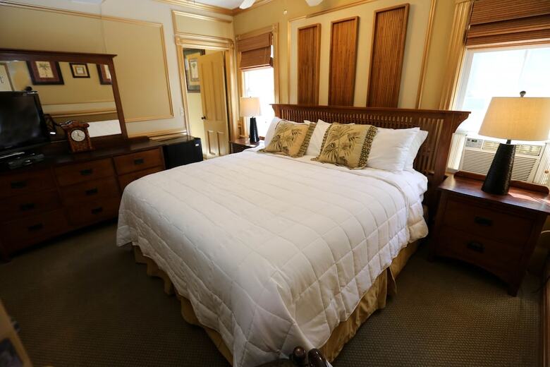 Bed & Breakfast Ocean View Inn