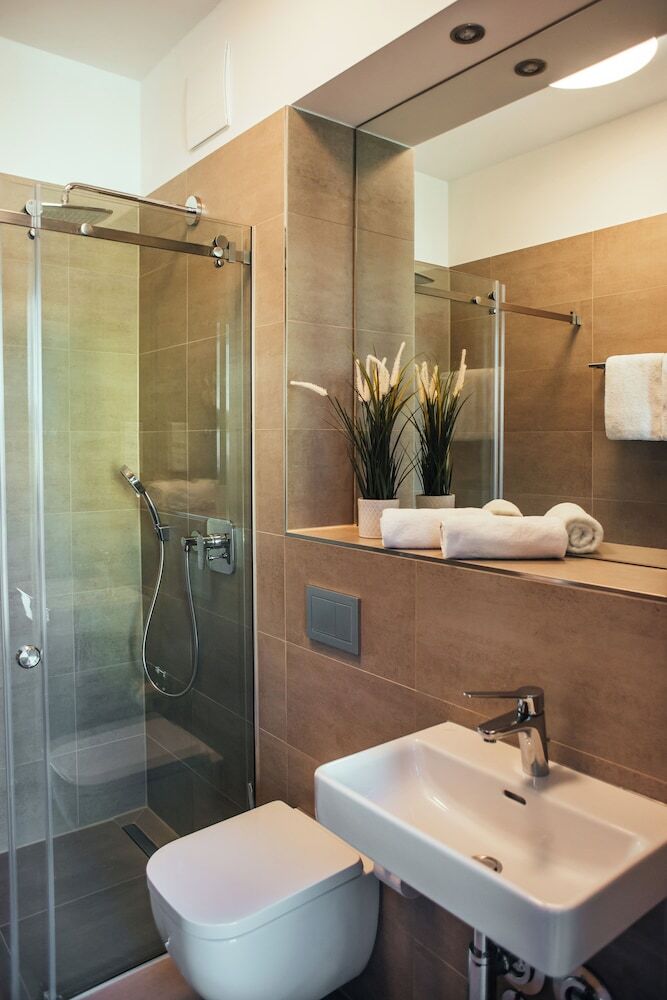 The Rix Studios & Suites