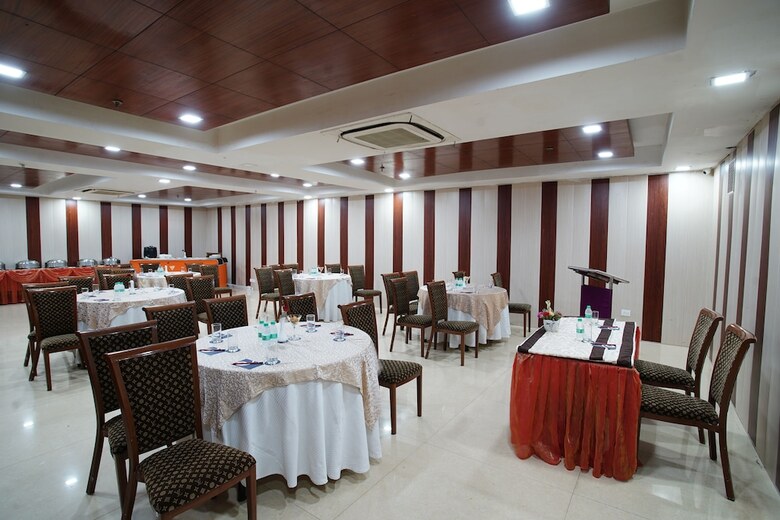 Zip By Spree Hotels Delhi Greater Kailash