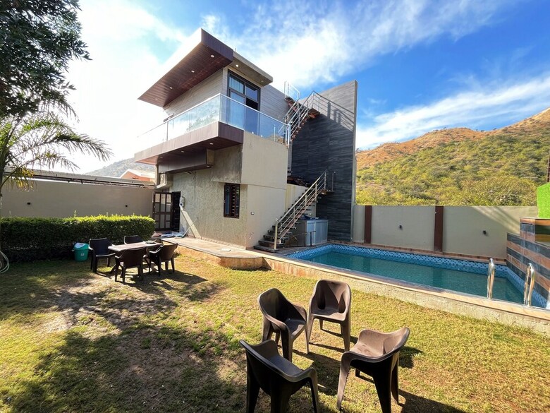 Hotel Gobravo 2br Lux Villa Wt Pvt Pool Udapur