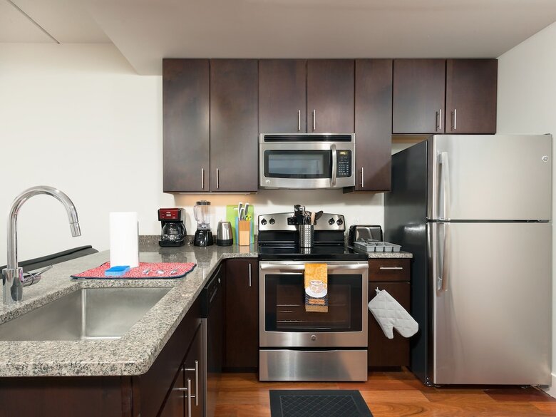 Aparthotel Pelican Fully Furnished Apartments