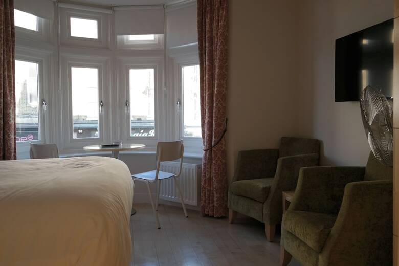 Hotel Alma Rooms