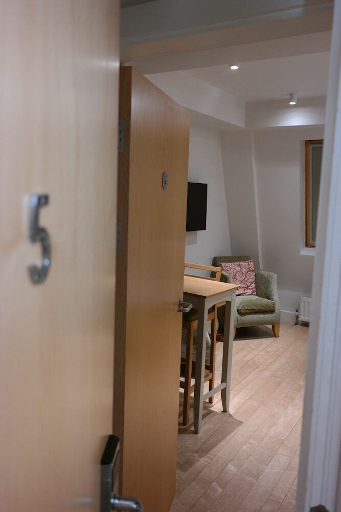 Hotel Alma Rooms