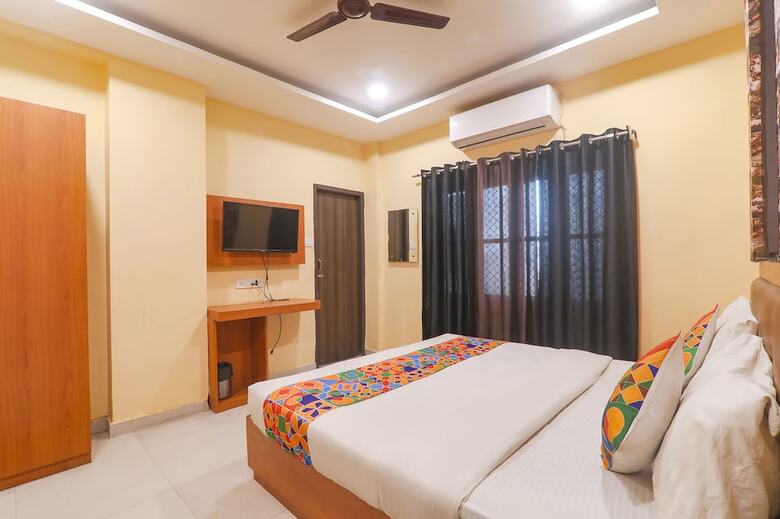Fabhotel Swarn Banquet